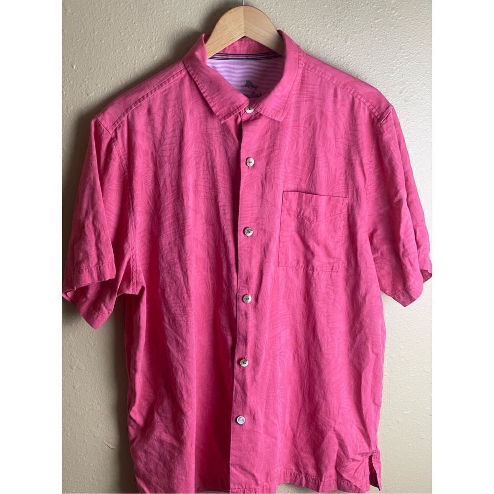 Tommy Bahama Red Pink Floral Hawaiian Shirt Wood Buttons Men’s Size L Aloha